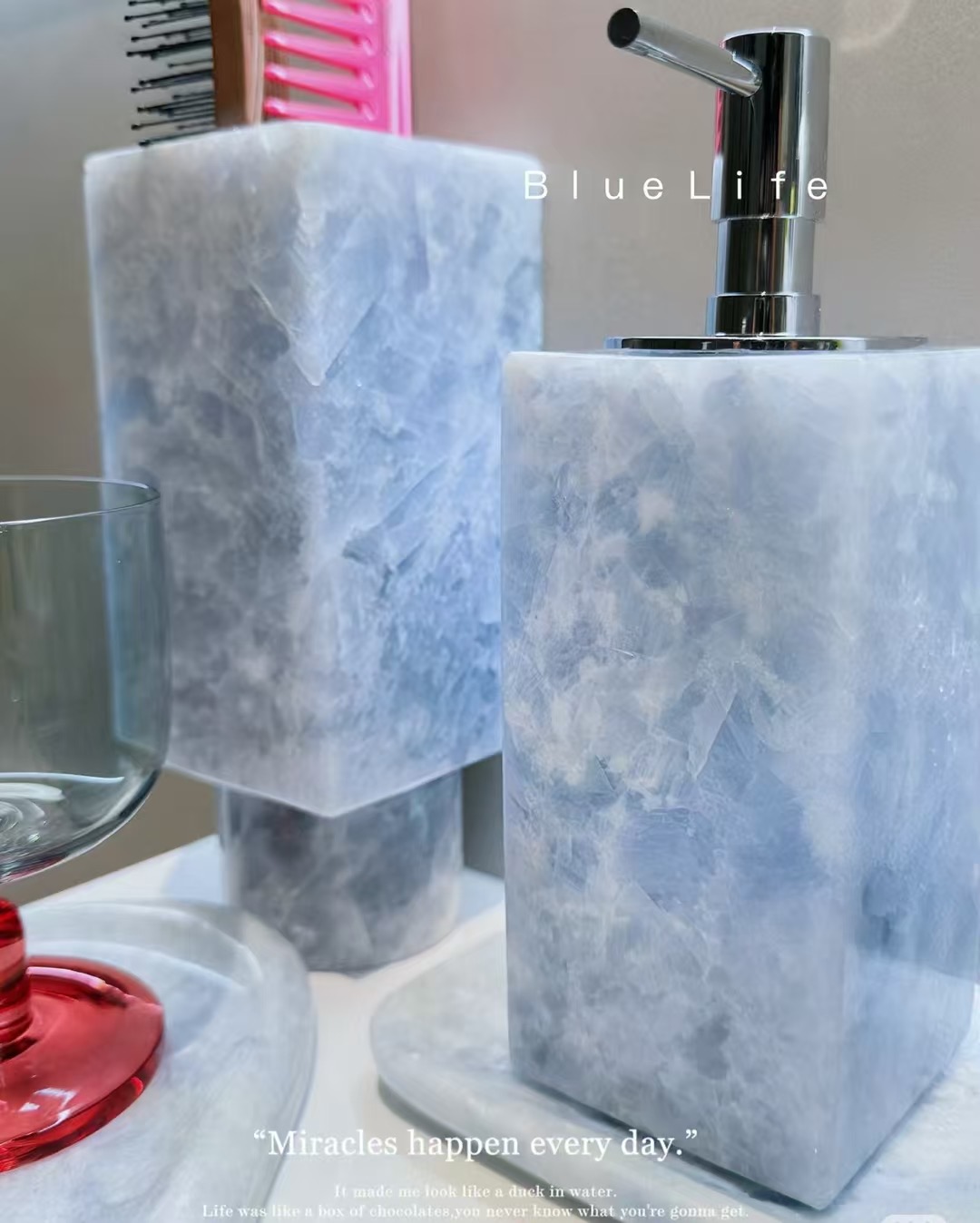 蓝水晶浴室